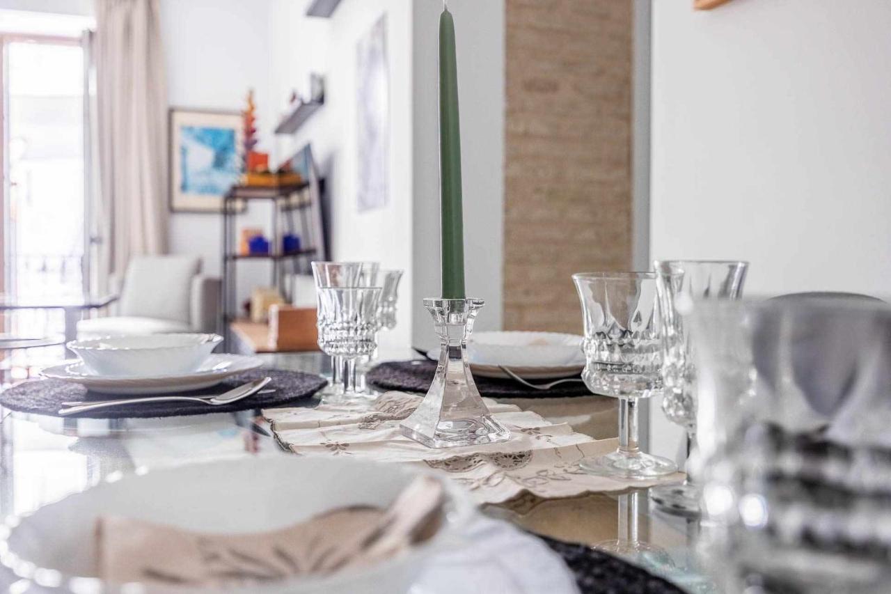 Comfy Away - Apartamento Exclusivo Mercado De Triana Con Balcon Seville Exterior photo